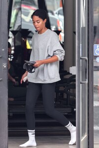 laura-harrier-enjoys-pilates-class-in-los-feliz-01_22.2025-7.thumb.jpg.43d79f38b61d4b5fba77b4683a3a6060.jpg