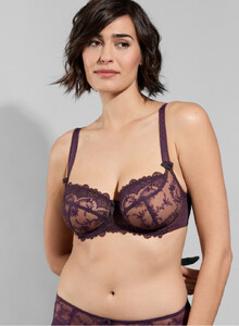 low-necked-bra-louise-cassis.jpg