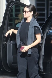 lucy-hale-enjoys-spa-day-in-beverly-hills-01.05.2025-2.jpg