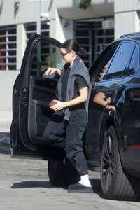 lucy-hale-enjoys-spa-day-in-beverly-hills-01.05.2025-4.jpg