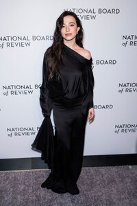 mikey-madison-stuns-in-louis-vuitton-at-national-board-of-review-gala-13.jpg