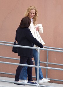 nicole-kidman-spotted-stepping-out-in-palm-springs-03.01.2025-5.jpg