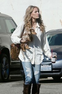 paris-jackson-spotted-in-west-hollywood-11-08-2024-0.jpg