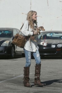 paris-jackson-spotted-in-west-hollywood-11-08-2024-4.jpg
