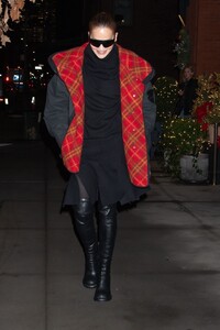 rita-ora-dazzles-in-nyc-with-a-chic-black-coat-and-boots-set-to-co-host-nye-with-ryan-seacrest.-2.jpg