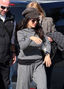 salma-hayek-at-athens-airport-11-19-2024-4.jpg