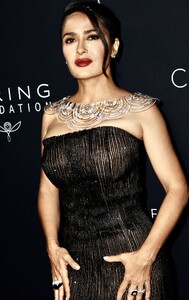 salma-hayek-kering-foundation-s-caring-for-women-dinner-in-new-york-09-09-2024-10.jpg