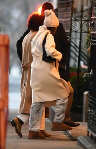 selena-gomez-and-benny-blanco-spotted-together-in-new-york-12.25.2024-2.jpg