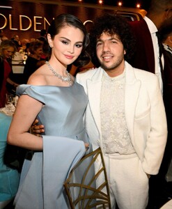 selena-gomez-channels-cinderella-in-a-dazzling-blue-gown-at-golden-globes-2025-0.jpg