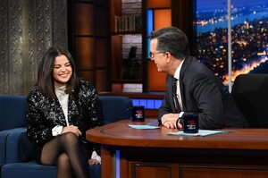 selena-gomez-on-the-late-show-with-stephen-colbert-12.03.2024-3.jpg