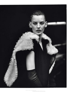vogue-paris-2013-aout-219.thumb.png.26fa2d8a3afb7be876f4e396e7878d49.png
