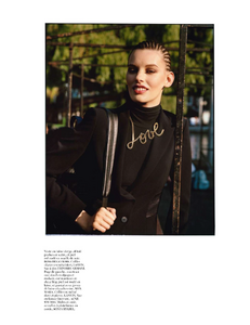 vogue-paris-2013-aout-221.thumb.png.9967c8b42fe59e6df27cff0f457db367.png