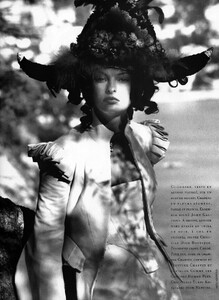 vogue-paris-november-1993-linda-evangelista-03.thumb.jpg.437d56cb2ca235722f7b71a29f35828a.jpg