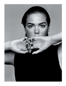 vogue-uk-2013-01-jan-145.thumb.png.81055a47c6dc15cb95e6741ebfba13c3.png