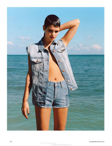vogue-uk-2013-06-jun-172.thumb.png.c55bb7031482884bfe73fb6033255f05.png
