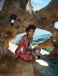 willow-smith-by-tyrone-lebon-for-i-d-magazine-pre-fall-2015-2.thumb.jpg.c32d7d4a4629471cfa79f7f9f95e23d1.jpg