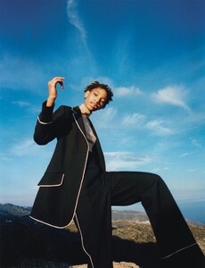 willow-smith-by-tyrone-lebon-for-i-d-magazine-pre-fall-2015-9.thumb.jpg.febb9aa642ea9b8755670735781e6120.jpg