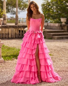 [2025.02.03] sherrihill_476365862_18496344313046023_7952177170391532665_n.jpg