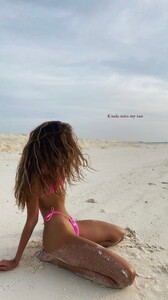 [2025.02.05] lizakovalenkoo_3561140775666055599.jpg