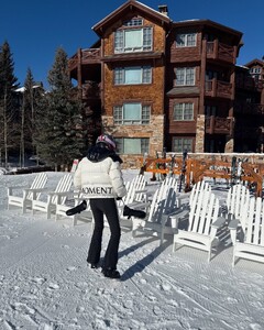 [2025.02.05] sarasampaio_476316605_18490980391058288_5954530057943478773_n.jpg