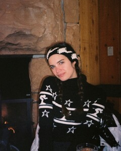 [2025.02.05] sarasampaio_476370076_18490980400058288_3254062680267784116_n.jpg