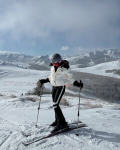 [2025.02.05] sarasampaio_476412238_18490980364058288_5537168212999275353_n.jpg