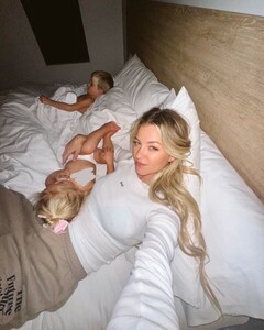 [2025.02.06] imogencaldwell_476583312_18485847595026589_4103485256084277734_n.jpg