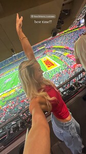 [2025.02.10] livvydunne_3564655819514767215.jpg