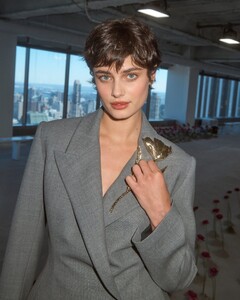 [2025.02.11] carolinaherrera_476809702_1425677301741613_7400645164846620741_n.jpg