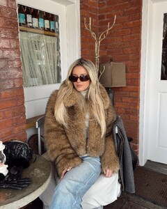 [2025.02.12] lindsaymariebrewer_477498301_18485149447023234_8713732962367682816_n.jpg