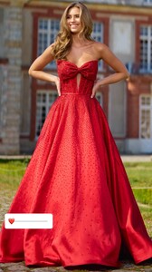 [2025.02.14] sherrihill_3568207228909681088.jpg
