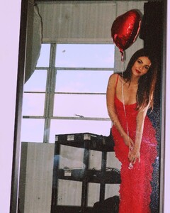 [2025.02.14] victoriajustice_479166606_18577055656006824_8689684354454309336_n.jpg