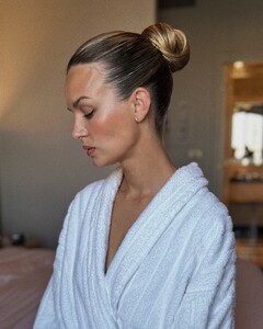 [2025.02.19] josephineskriver_480502005_18490814017020326_2910971178412574715_n.jpg