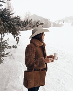 [2025.02.20] helenowen_480656627_18480506797019170_6470495981186922803_n.jpg