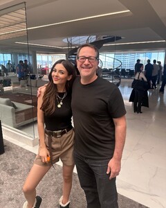 [2025.02.23] victoriajustice_480979539_18578774350006824_8105147571898548656_n.jpg