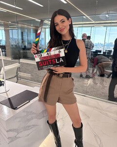 [2025.02.23] victoriajustice_481197023_18578774311006824_1234810319932194957_n.jpg