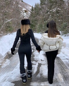 [2025.02.25] haileygrice_481980706_18491975245016781_7039877236672158658_n.jpg