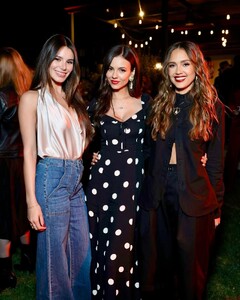 [2025.02.25] victoriajustice_481759159_18579111250006824_4232759779108178770_n.jpg