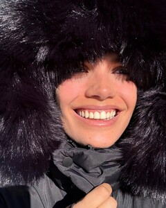 [2025.02.26] sarasampaio_481539853_18494659945058288_3288437347994624539_n.jpg