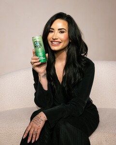 571366533_demi-1.jpg