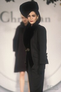Christian Dior (Gianfranco Ferrè ) 1990-91 - Ph (2).jpg