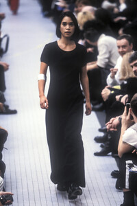 DriesVanNoten1996WomenRTW106.thumb.jpg.edaf6da30a3ff46ae069789c2cd6822a.jpg