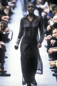 DriesVanNoten1996WomenRTW96.thumb.jpg.9717af0fb85997ec64d232ceb0aeb7a1.jpg