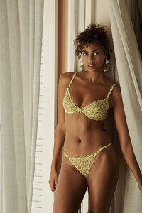 Victorias-Secret-2025-Imaan-Very-Sexy-Geo-Daisy-Lace-Unlined-Low-Cut-Demi-Bra-Adjustable-V-String-Panty-2.jpg