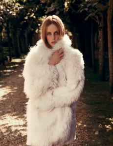 Vogue_Paris_-_Octobre_2015-1235.thumb.png.c4bb4d97dacff91ec3e8dfa348eabb26.png
