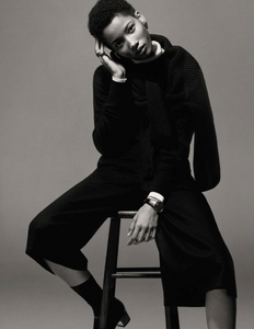 Vogue_Paris_-_Octobre_2015-898.thumb.png.e62f5c20319762a36121a5abfd5db849.png