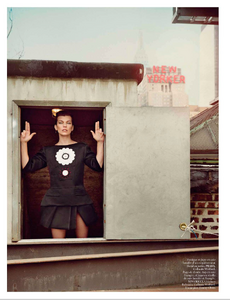 Vogue_Paris_Fevrier_2013-172.thumb.png.bc73ce75a2fb51ab6f9f7c42440f3205.png