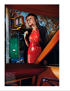 Vogue_Paris_Fevrier_2013-186.thumb.png.ac753702cc0dabfb9be7da115bc57776.png