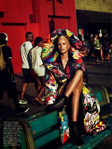anna-ewers-by-mert-alas-marcus-piggott-for-vogue-paris-august-2014-9.thumb.jpg.aa8922f9e615026b51d7bb9bbf4b0759.jpg