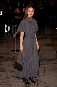 camila-mendes-at-burberry-london-fashion-week-2025-4.thumb.jpg.e46dcb72d438d0d36c5805b0d3414e10.jpg